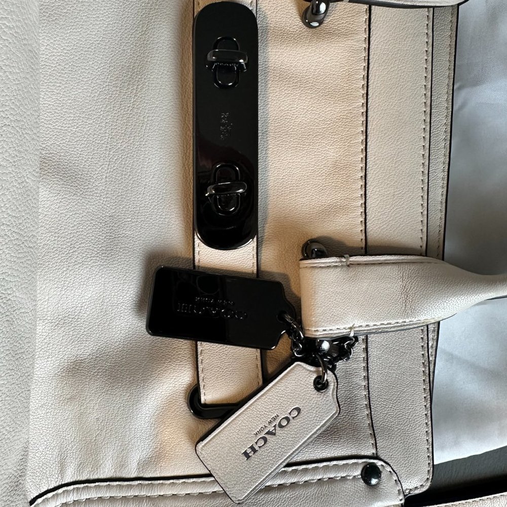 Beautiful Authentic Coach bag - Picture 8 of 12